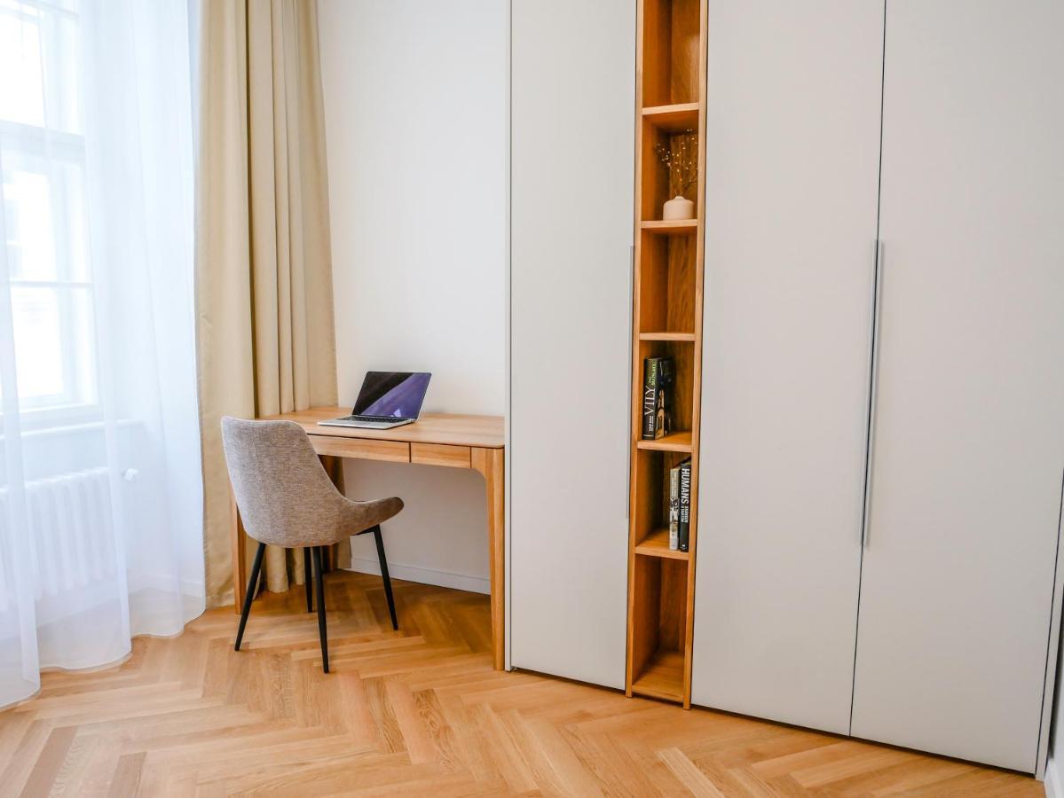 Laurinska 1 Apartments Bratislava Ngoại thất bức ảnh